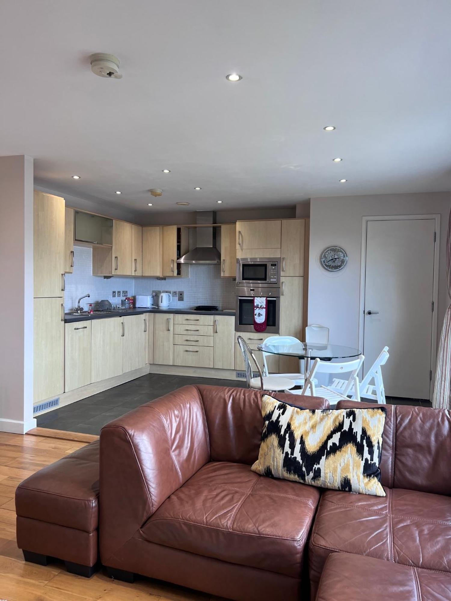 Great City Centre Getaway Apartment 2 Bed Near The Beach And Shopping Area 斯旺西 外观 照片